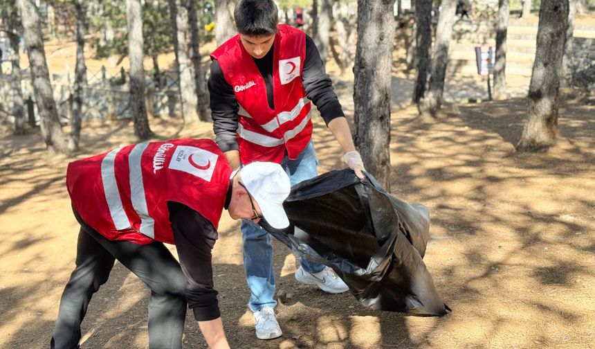 'Nesiller değişir hilale  adanmış yürekler değişmez'