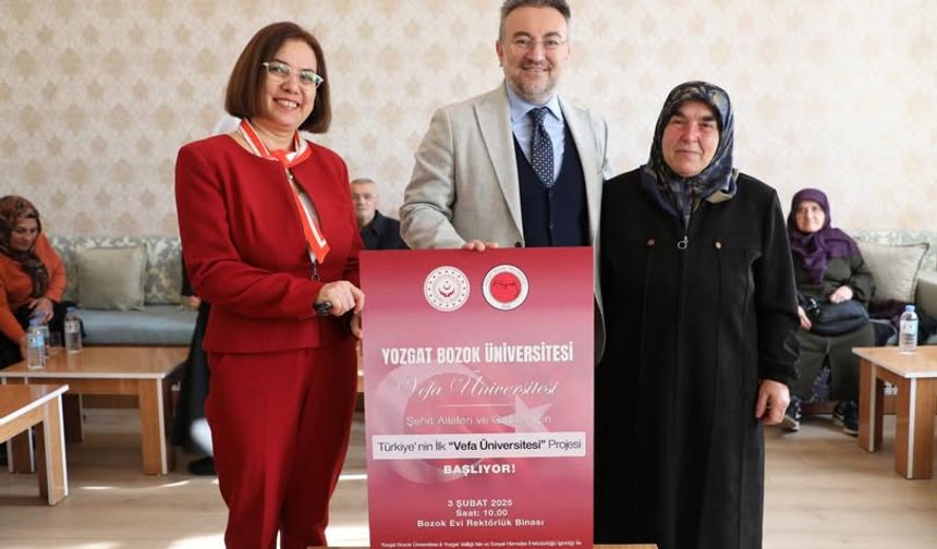 Ülkü Ocakları'ndan Vefa Üniversitesi'ne Destek