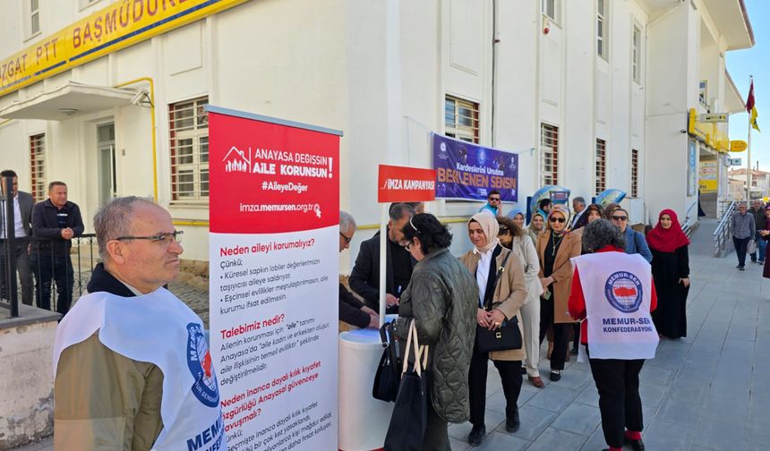 'Anayasa Değişsin, Aile Korunsun'