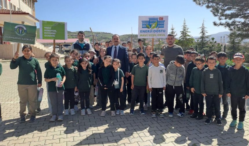 Çekerek Cumhuriyet İlkokulu “Enerji Dostu Mavi Yeşil Okul Etiketi” Aldı
