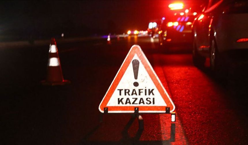 Yozgat Yolunda Zincirleme Kaza! 4 Kişi Yaralı, TIR Dere Yatağına Uçtu
