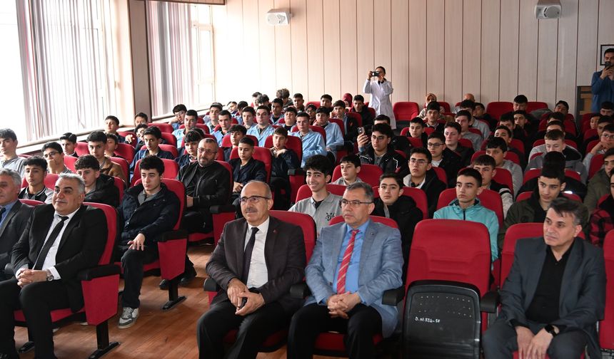 Yozgat'ta İş İnsanı Ünlü Tecrübelerini Paylaştı!