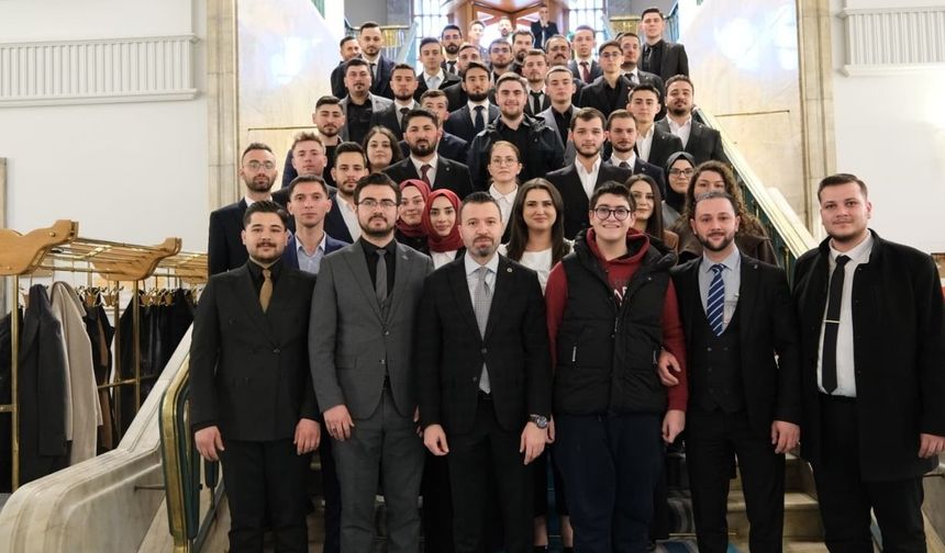 AK Parti Yozgat’ta Kritik Buluşma: Gençlik Kollarından Vekile Ziyaret