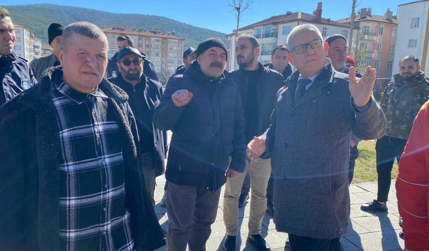 Sarraflar Caddesi’nde Samimi Buluşma: Başkan Arslan Halkın Arasında