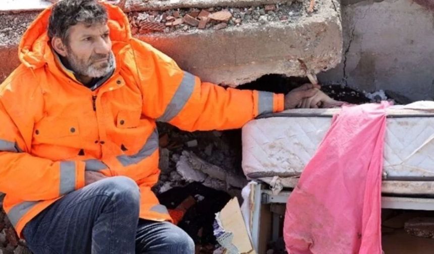 Enkazda Kızının Elini Bırakmayan Baba Mesut Hançer: “Bu Acı Kelimelerle Anlatılamaz”