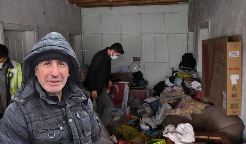 Sorgun'da Bir Evden 10 Ton Çöp Çıktı! "Sobada Tutuşturmalık Yapayım Derken Yığılmış"