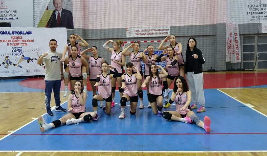 Yozgat'ta Voleybol Yıldızlar Türkiye Yarı Finali Başladı