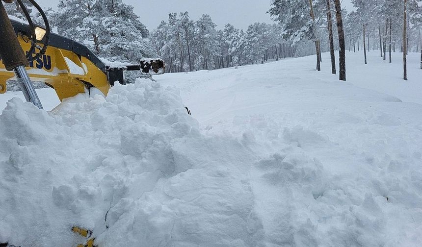 Yozgat'ta Karla Mücadele Çalışmaları 7/24 Aralıksız Sürüyor