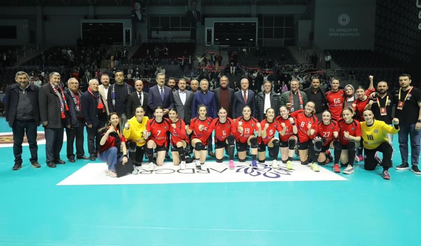 MC Sistem Yozgat GSK Kadın Hentbol Takımına Tebrik Mesajı Yağdı