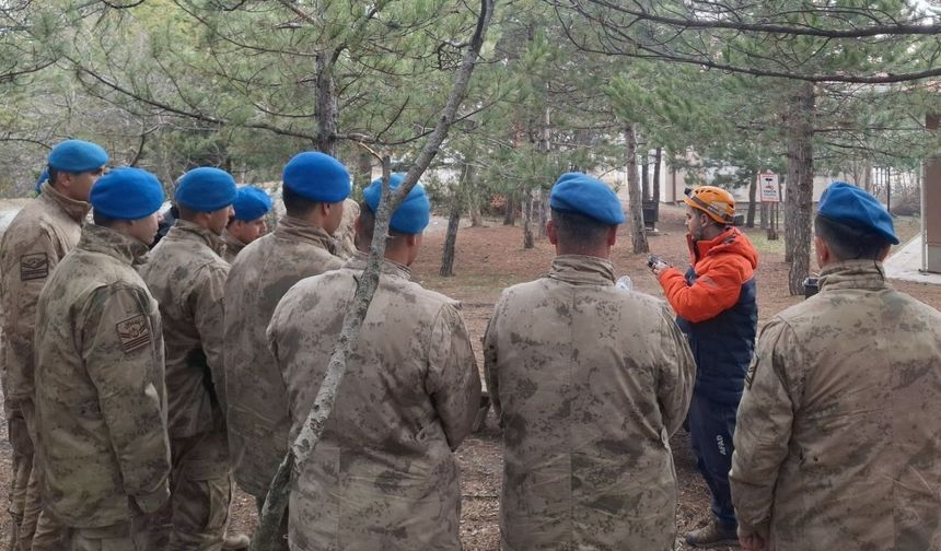 Yozgat’ta Komandolar İçin Özel Eğitim: Tim Enkaz Altına Müdahaleye Hazır