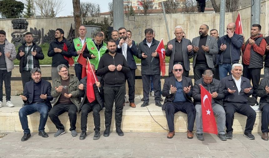 Yozgat’ta Onlarca Kişi Bir Araya Geldi: İHH Destek Çağrısında Bulundu