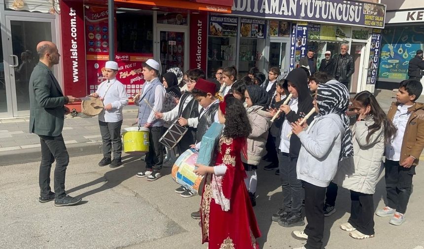 Yozgat’ta Ramazan Etkisi: Yerköy Çarşısı Çocukların Sesiyle Yankılandı