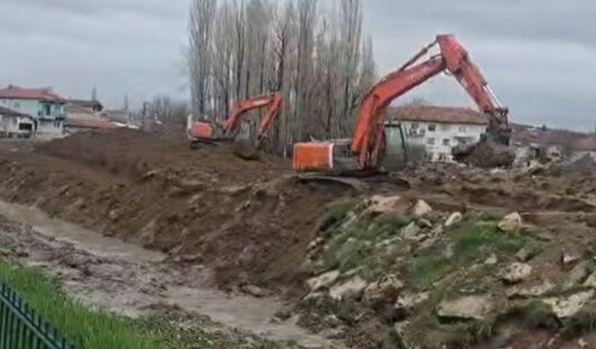 Çandır’da Kanal Islah Çalışmaları Aralıksız Devam Ediyor