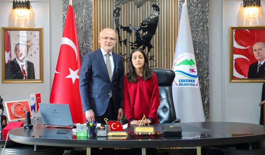 Çekerek Belediye Başkanı Koltuğunu Devretti