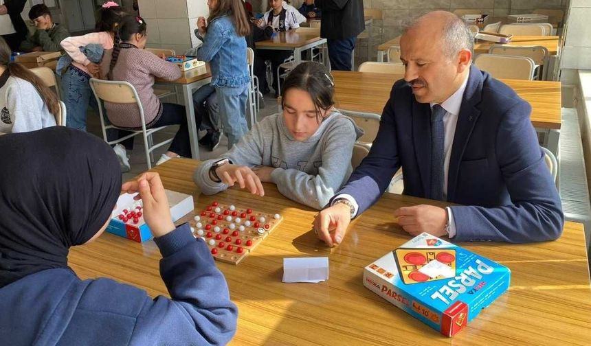 Saraykent’te Zeka Yarışı: Öğrenciler Turnuvada Nefes Kesti