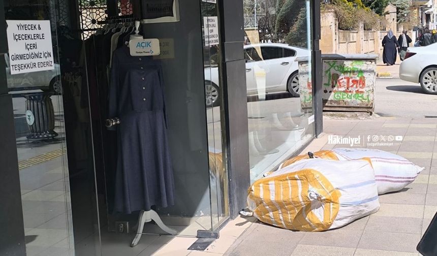 Yozgat Esnafı Yeni Sezon İçin Kolları Sıvadı: Vitrinler ve Raflar Yenileniyor