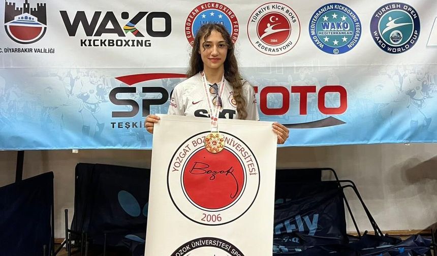Yozgat'ın Gururu: Betül Zararsız Kick Boksta Türkiye Şampiyonu Oldu