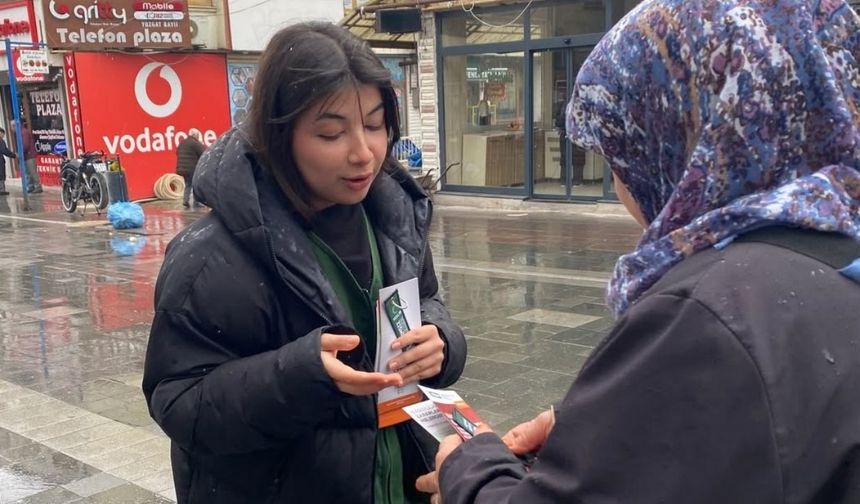 Yozgat’ta Farkındalık Hareketi: Gençler Cuma Sonrası Bağımlılık İçin Vatandaşlarla Buluştu