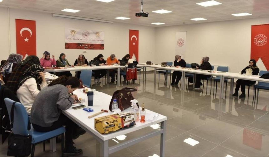 Yozgat’ta Hayatlara Dokunan Çalışma: Bağlar Sanatla Güçleniyor