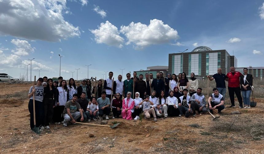 Yozgat’ta Yeşil Dokunuş: Fidanlar Toprakla Buluştu