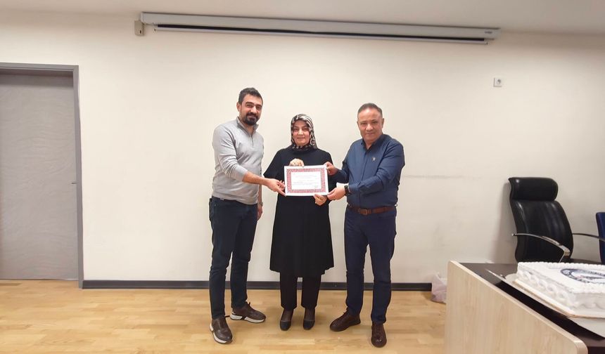 Yozgat'ta Yıllara Meydan Okuyan Hemşire Görevine Veda Etti