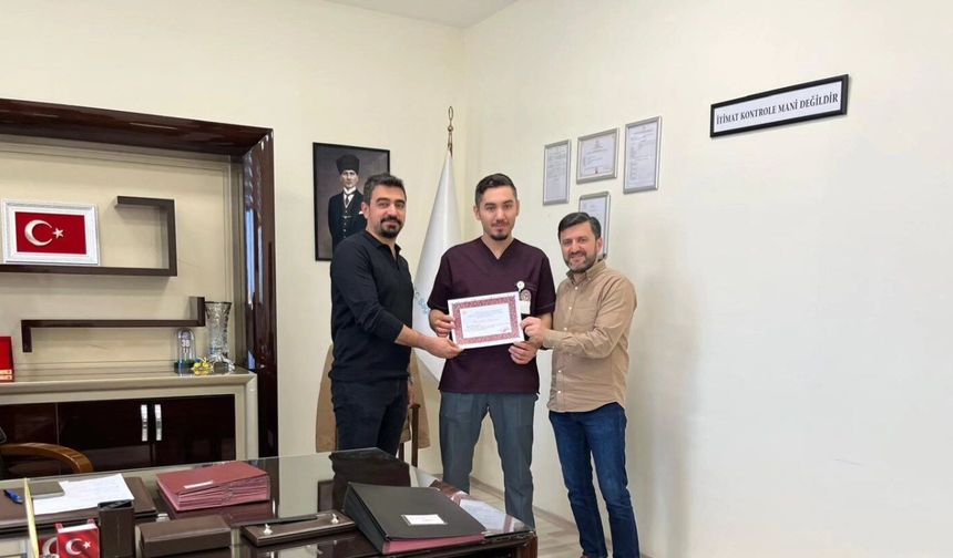 Başhekimden Personele Başarı Plaketi