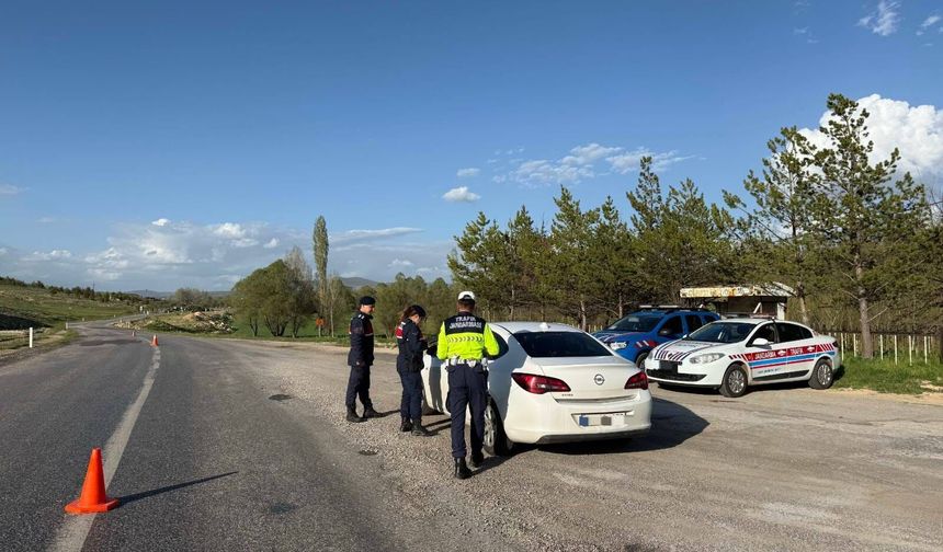 Yozgat'ta Alkol Alıp Trafiğe Çıkan Sürücüyü Jandarma Affetmedi