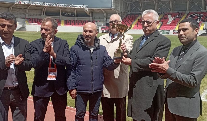 Zirveye Adını Yazdırdılar! Yozgat'ta Şampiyonluk Coşkusu