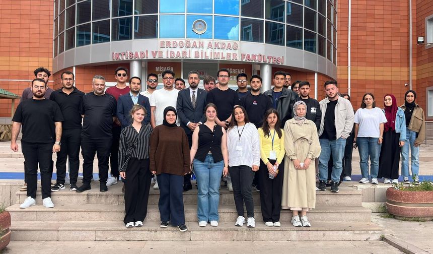 AK Partili Başkan, Gençlerin Hedefini Dinledi