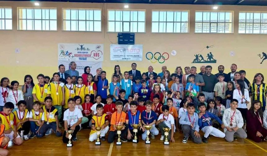 Akdağmadeni'nde Geleneksel Çocuk Oyunları Şenliği Coşkuyla Kutlandı