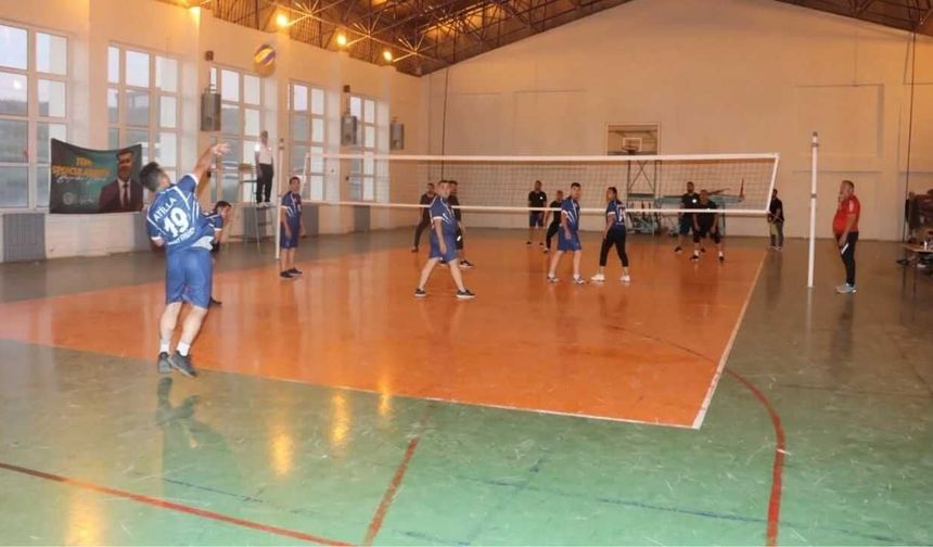 ‘Kupayı Evimize Getirdik!’ Yozgat’ı Sallayan Turnuva