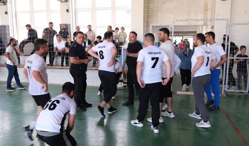 Yerköy İskele Kurumlar Arası Voleybol Turnuvası Başladı