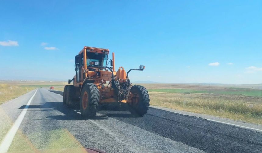 Yozgat - Boğazlıyan Atatürk Yolu'nda Yol Yama ve Tamir Çalışmaları Başladı