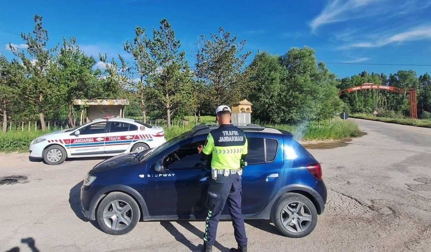 Yozgat’ta Jandarma Affetmedi: İki Sürücüye 160 Bin TL Ceza Kesildi