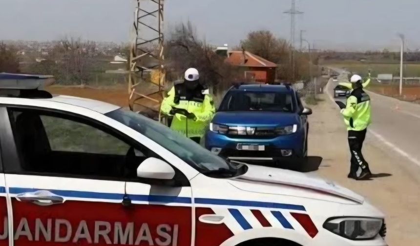 Yozgat'ta Sürücü Belgesiz Trafiğe Çıktı, Jandarma Acımadı