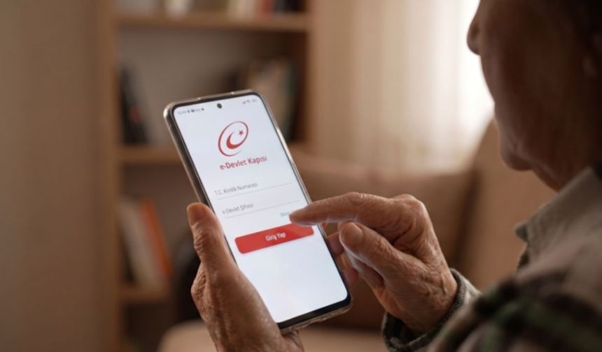 Emekliler Dikkat! Zamlı Maaşınızı Hemen e-Devlet'ten Kontrol Edin