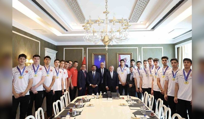 Çin’den Dünya Şampiyonu Dönen Liselilere Ankara’da Üst Düzey Kabul