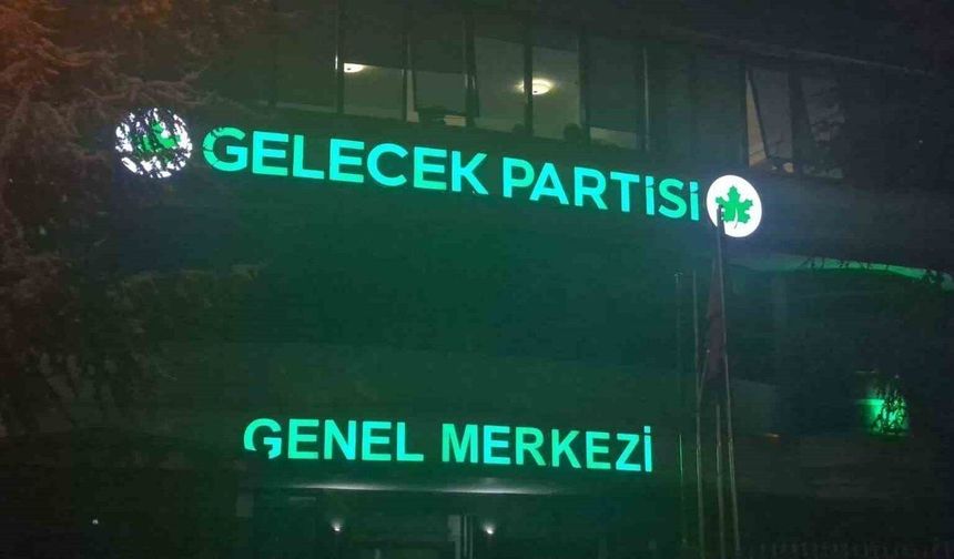 Davutoğlu'ndan siyasi çekilme kararı: 'Kirlenmiş iklimin parçası olmayacağız'