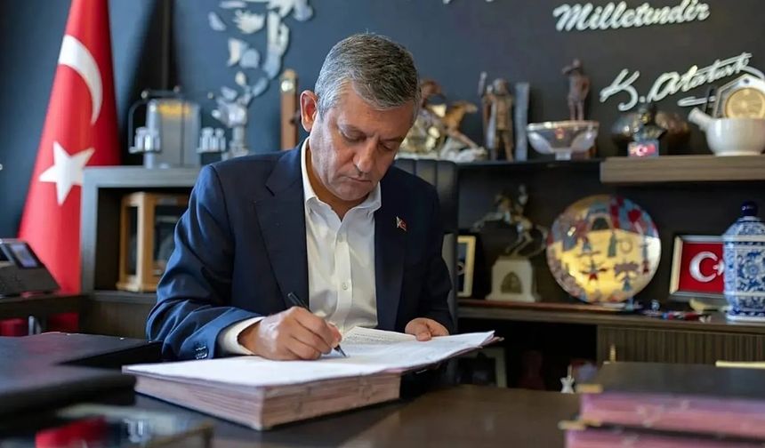 YENİ Parti'de Yeni Dönem! Özgür Özel'in MYK Listesi Netleşti