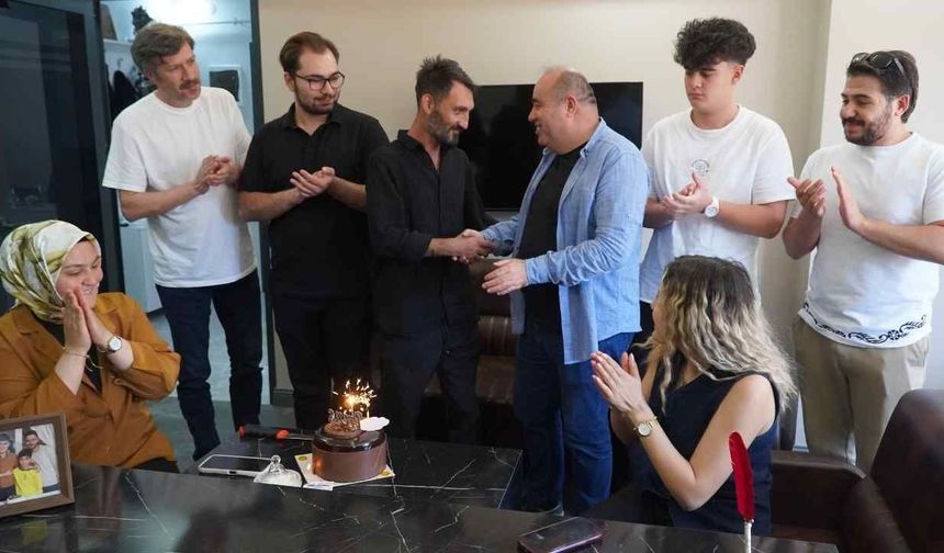 Yozgat Hakimiyet Gazetesinden Akgül’e Doğum Günü Sürprizi