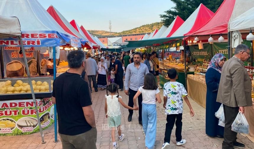Yozgat'ta Gurbetçi Festivali Ürün Yelpazesiyle Yoğun İlgi Görüyor
