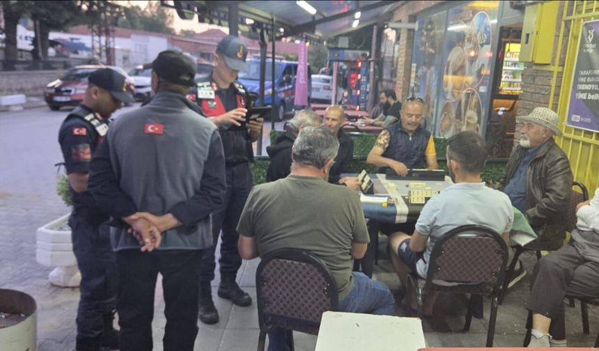 Yozgat'ta Jandarmadan Dev Huzur Operasyonu! Binlerce Kişi Sorgulandı