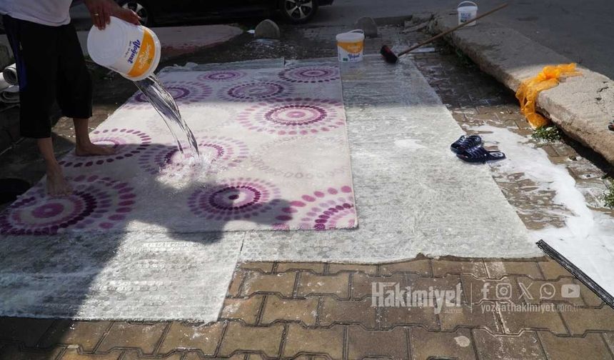 Yozgat'ta Yaz Temizliği Başladı, Halılar Kaynak Suyunda Yıkanıyor