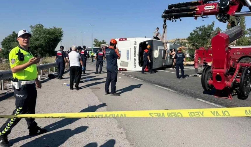 Kayseri-Niğde Yolunda Feci Otobüs Kazası 1 Ölü 22 Yaralı