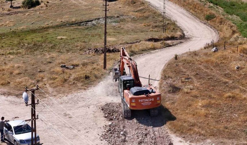 Akdağmadeni Şantiye Alanına Döndü: Yol ve Altyapı Çalışması Sürüyor