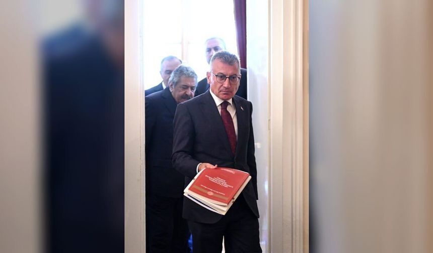 Geniş mutabakatla TBMM'ye sunuldu: 360'a yakın imza