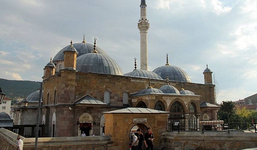 Mevlid Kandili Ne Zaman? 2026 Mevlid Kandili Hangi Gün, Ne Zaman İdrak Edilecek?