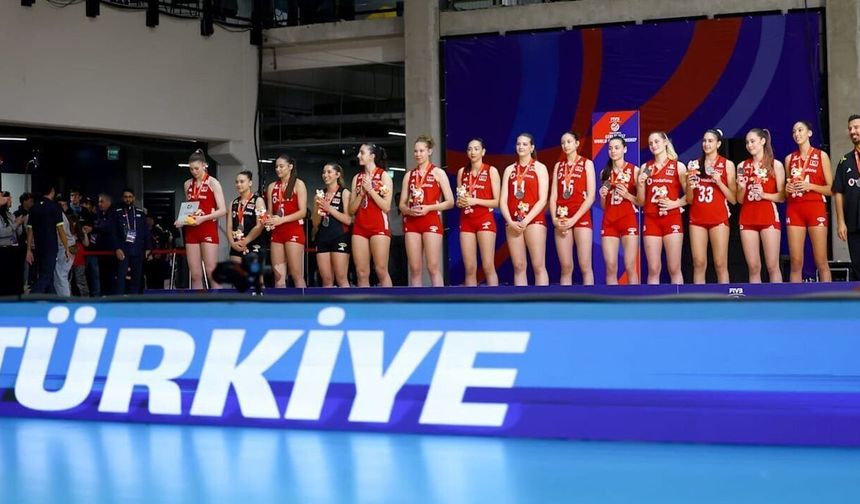 U17 Kadın Milli Voleybol Takımı dünya ikincisi oldu: İki oyuncu rüya takımda