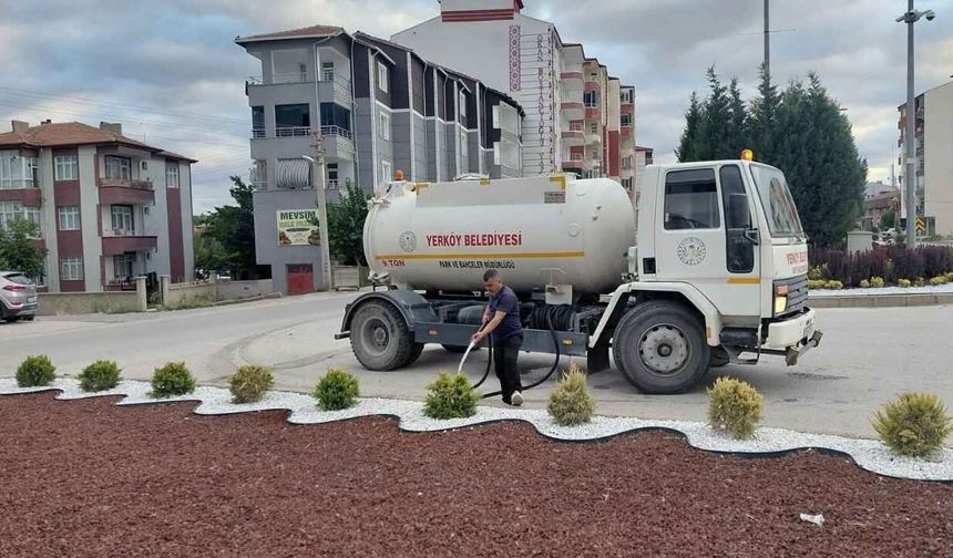 Yerköy Belediyesi’nden Yaz Sıcaklarına Karşı Yeşil Alan Mesaisi!