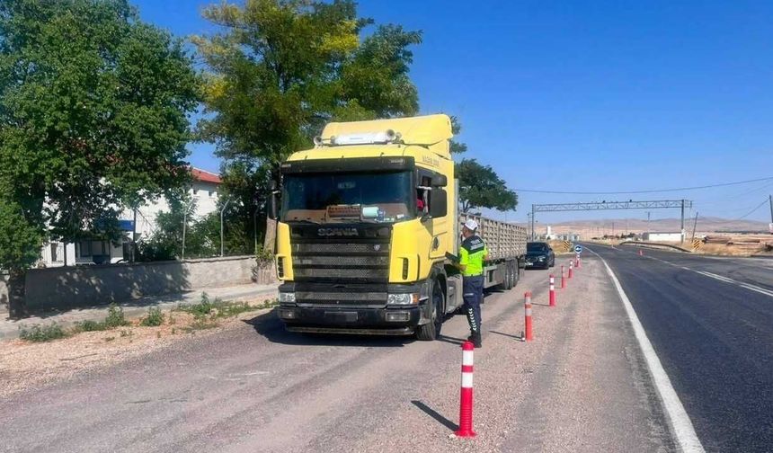Yozgat’ta Jandarma Affetmedi: Kural İhlali Yapan Sürücüye Binlerce Lira Ceza!